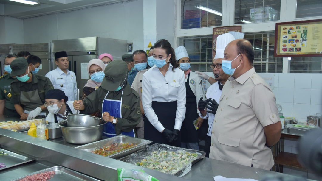 BGN Simeulue dan Menpar Tinjau Praktik Siswa SPPI Batch-3 di Dapur NHI