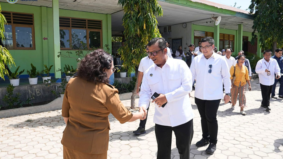 BGN Simeulue Bersama BPOM dan PCO RI Tinjau Pelaksanaan MBG di Kupang